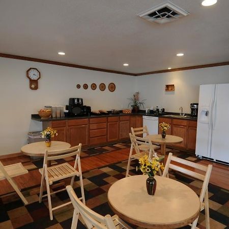 Legacy Inn Price Bagian luar foto