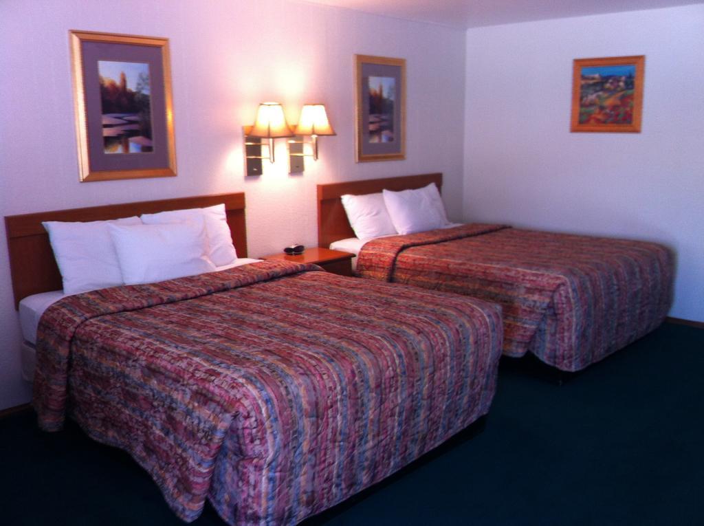 Legacy Inn Price Ruang foto