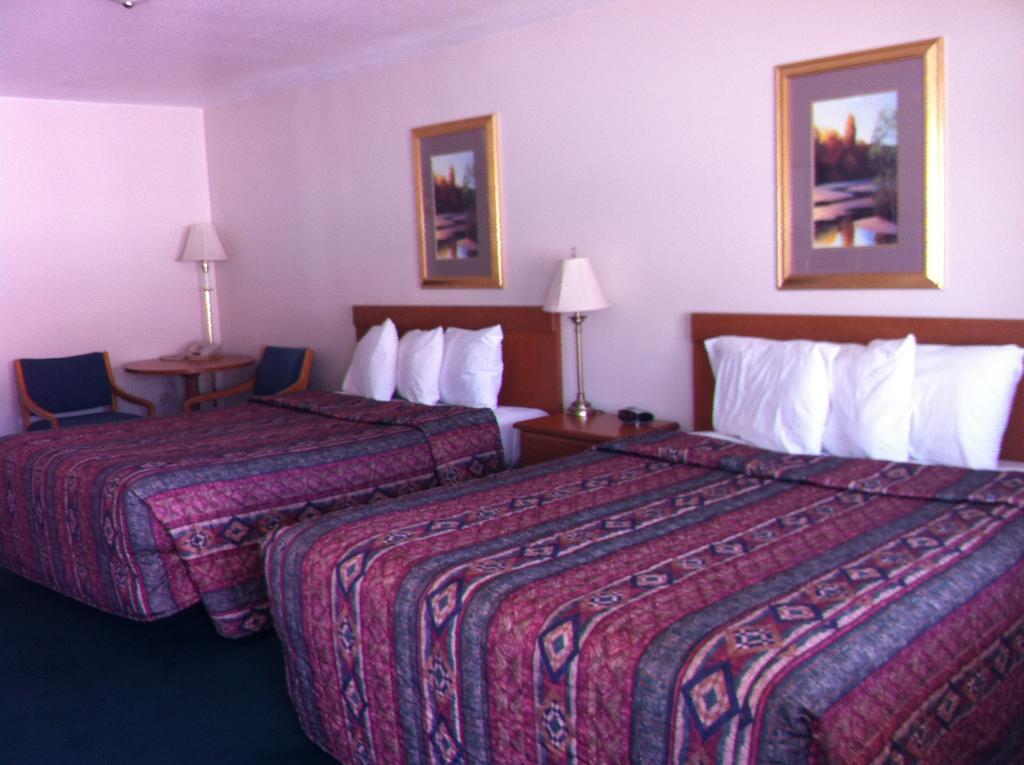 Legacy Inn Price Ruang foto